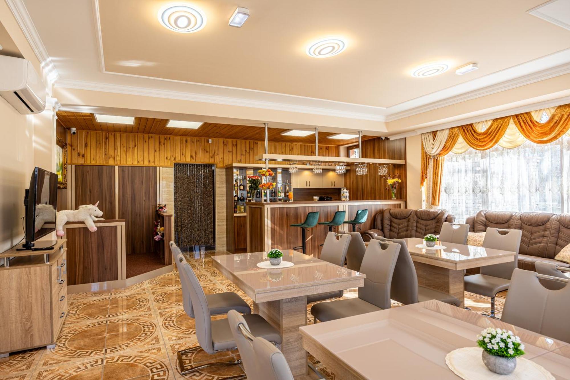 Bed and Breakfast Voeroes Alom Panzio Тисакечке Экстерьер фото